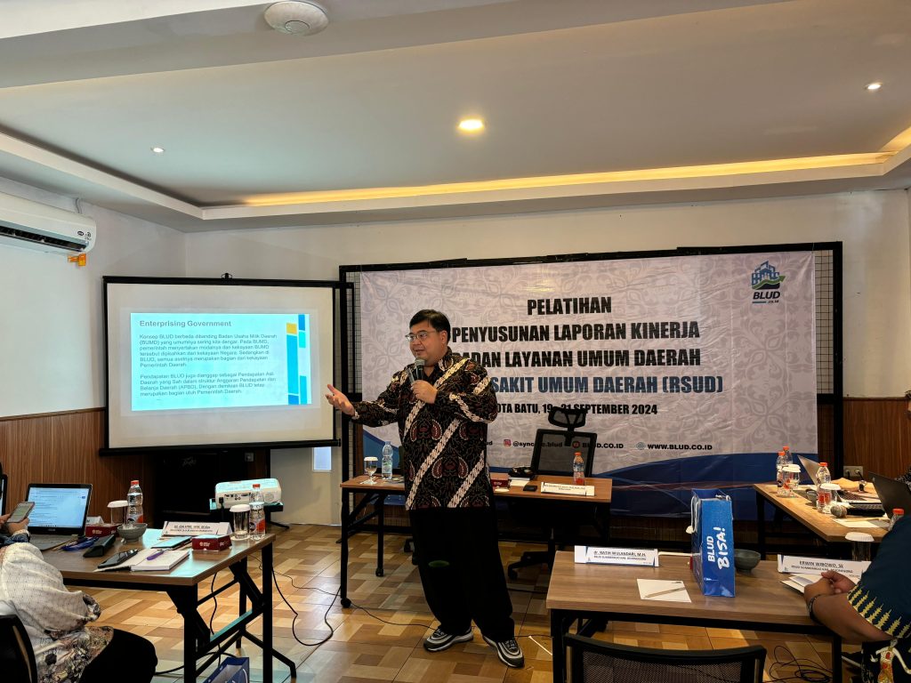 Pelatihan Penyusunan Laporan Kinerja BLUD untuk RSUD Prof. Dr. H. M. Anwar Makkatutu dan RSUD Sumberrejo Bojonegoro, menghadirkan narasumber ahli BLUD, Bapak Niza Wibyana Tito. Membahas kendala serta solusi dalam pengelolaan BLUD.