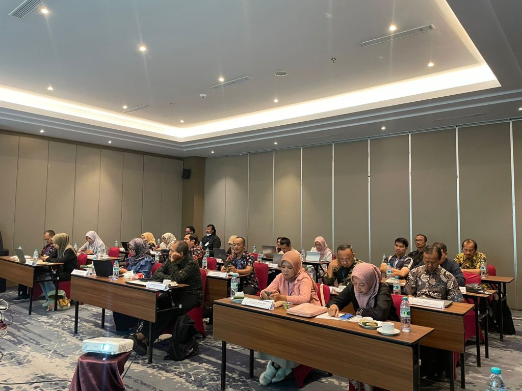 Pengaruh Pemerintah Daerah terhadap Penerapan Badan Layanan Umum Daerah (BLUD) dalam Peningkatan Kualitas Pelayanan Publik.